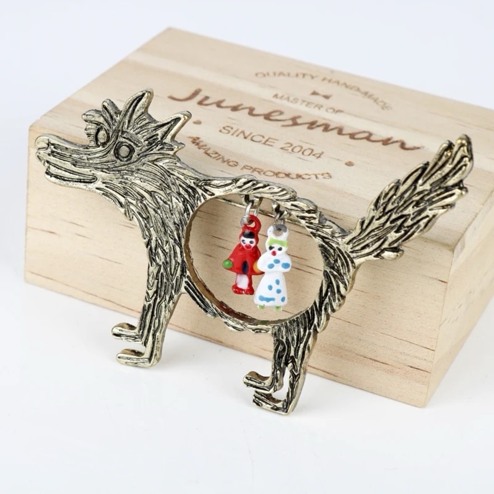 Little red riding brooch